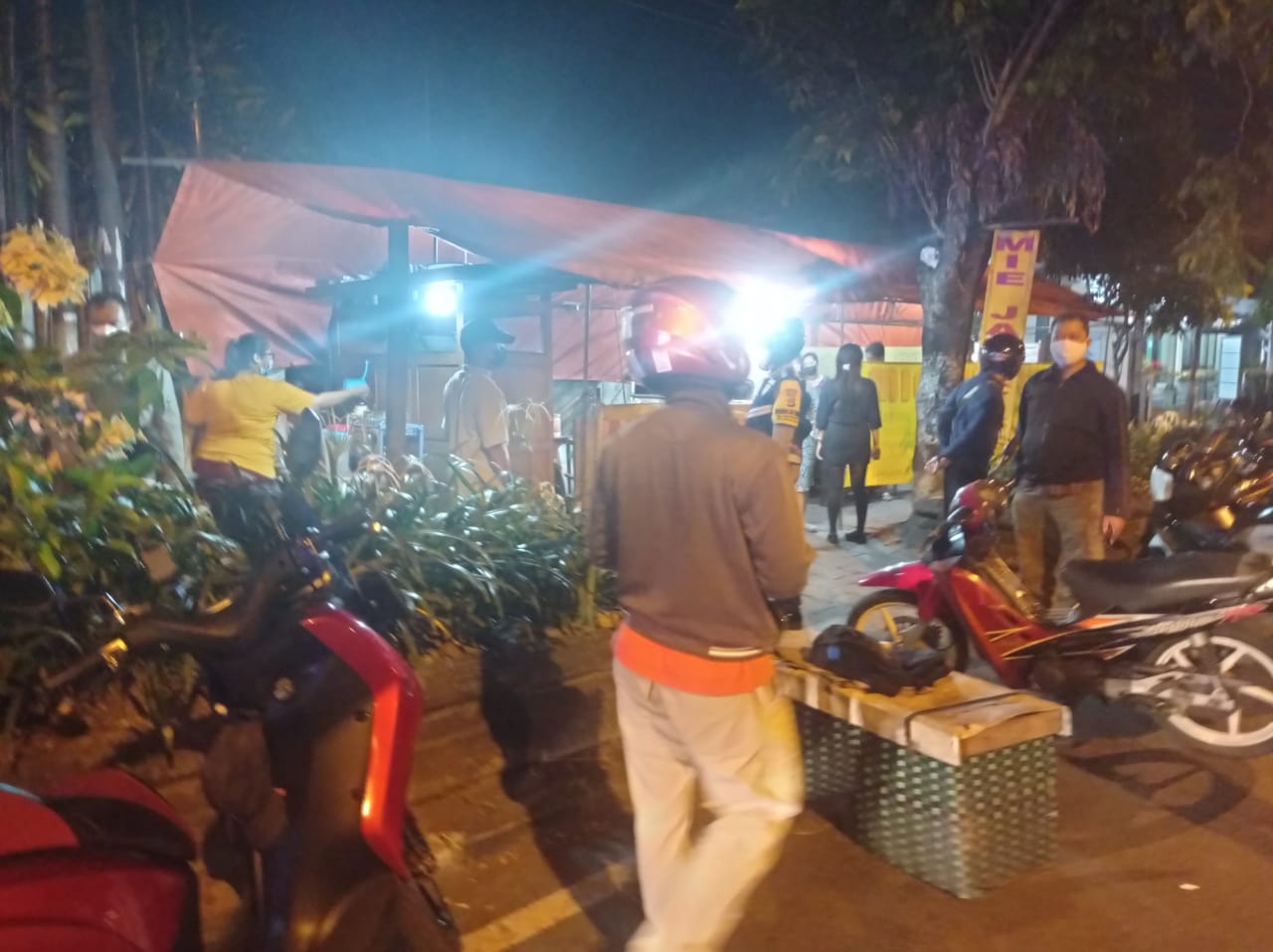 Pemantauan Pedagang  Makanan Dan PKL Di Wilayah Kemantren Pakualaman