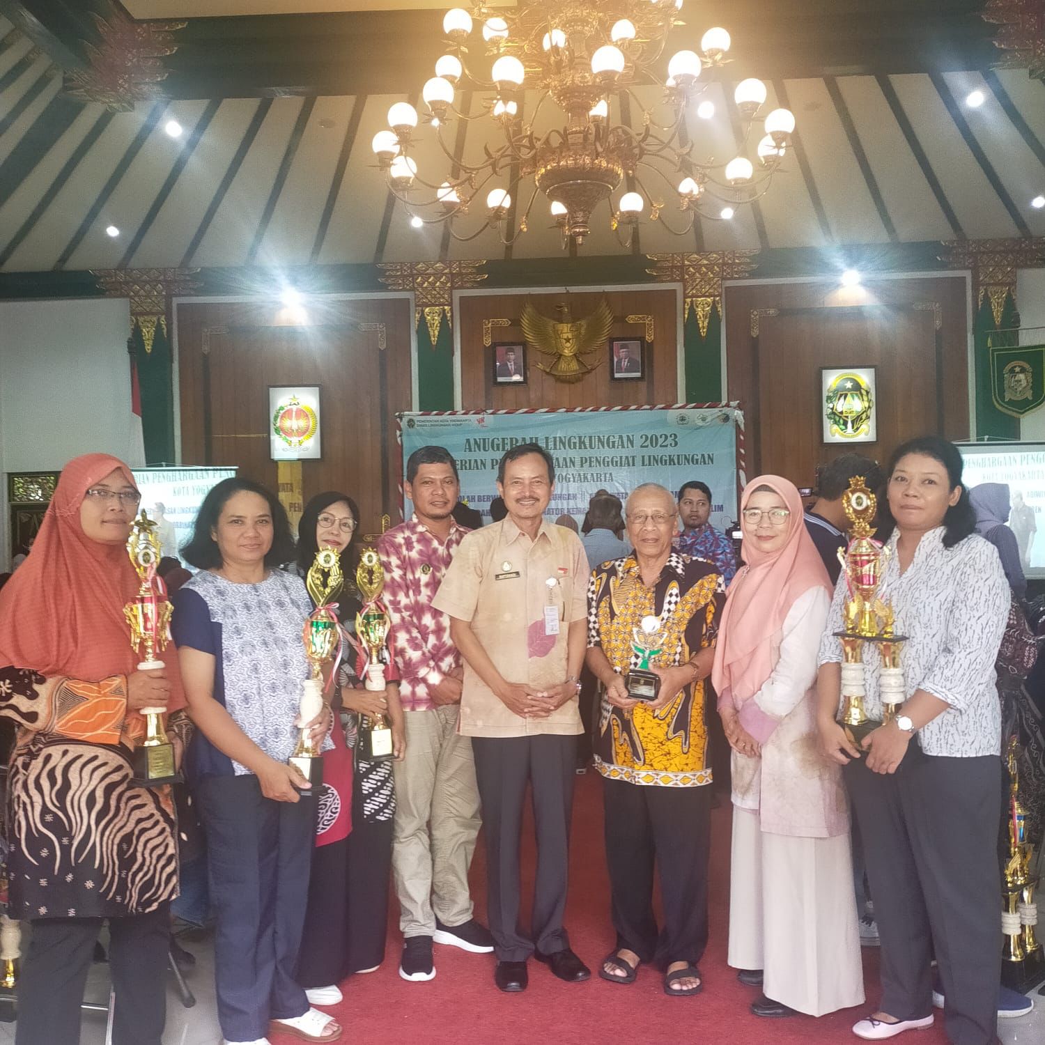 Pemberian Penghargaan Penggiat Lingkungan Kota Yogyakarta Untuk Kemantren Pakualaman