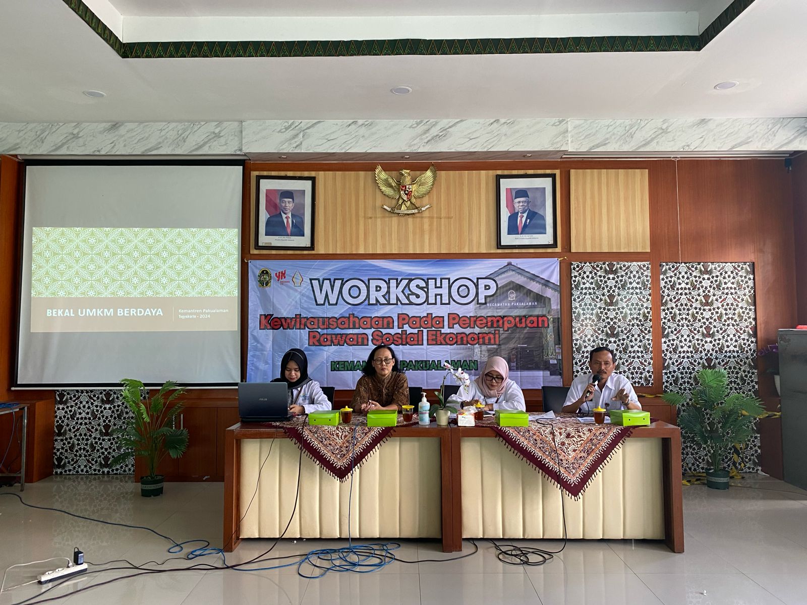 Workshop Kewirausahaan Pada Perempuan Rawan Sosial Ekonomi
